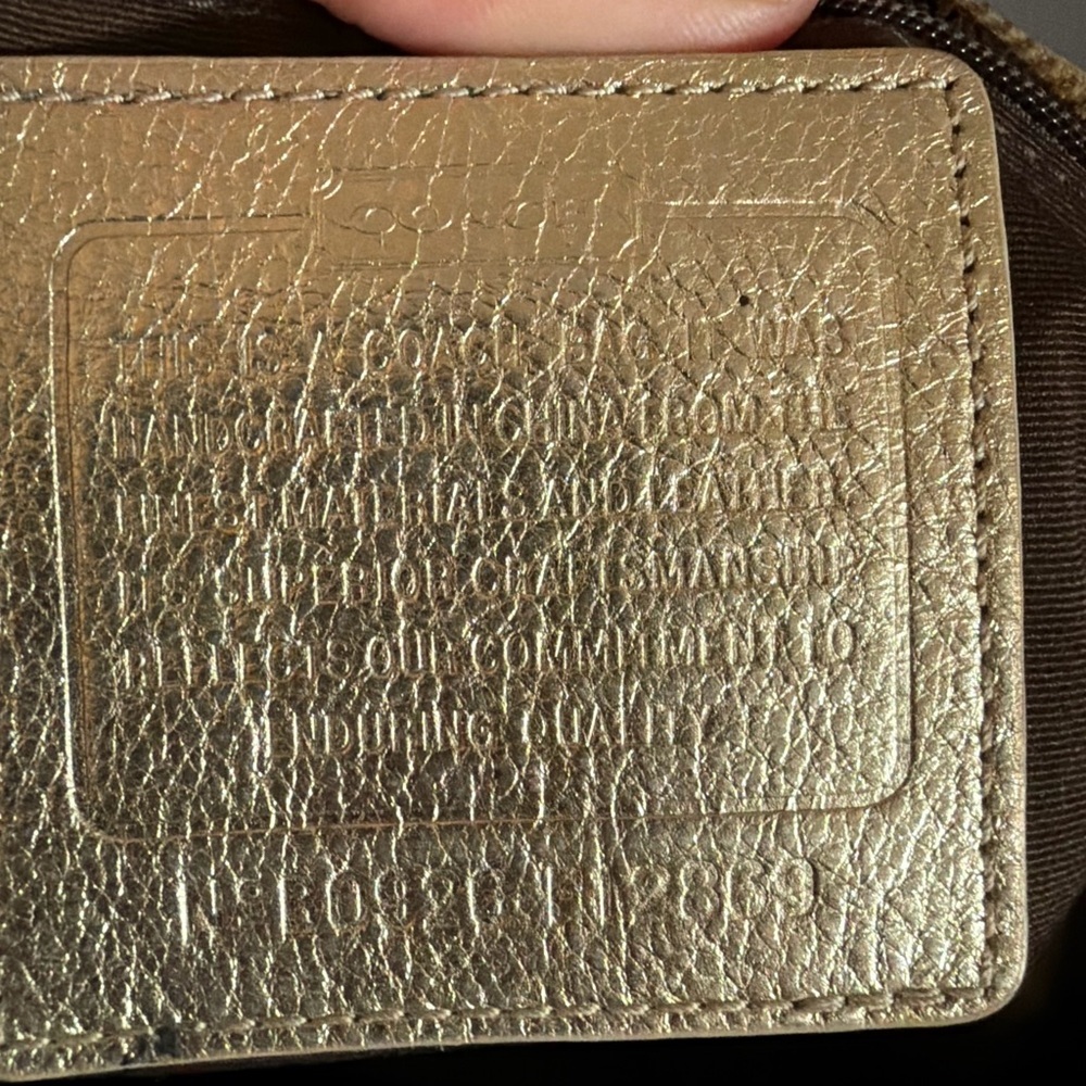 Vintage Y2K Coach legacy F12869 in rare color champagne signature - Picture 11 of 11